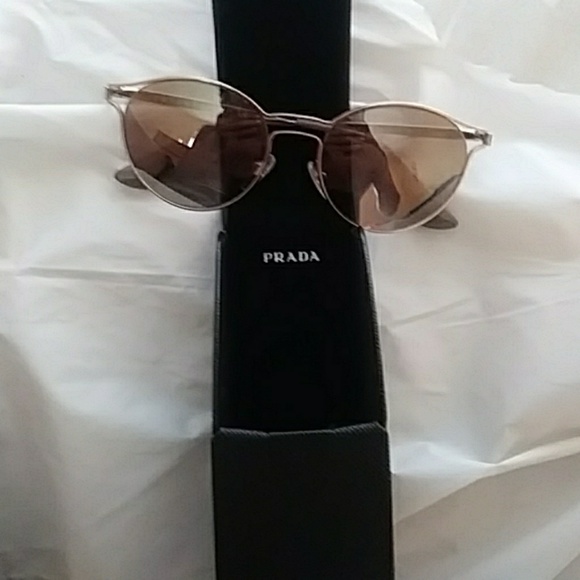 Prada sunglasses - Picture 1 of 1